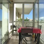Studio type T1 avec parking et cave à 600 m de la plage