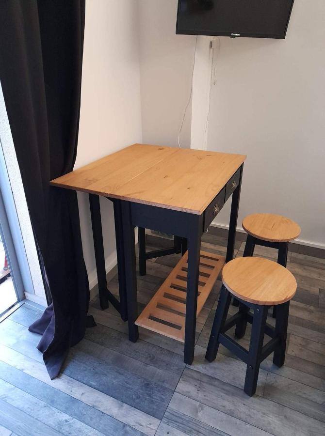 Type T1 Avec Parking Et Cave à 600 M De La Appartement