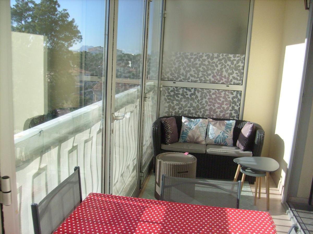 Type T1 Avec Parking Et Cave à 600 M De La Appartement *